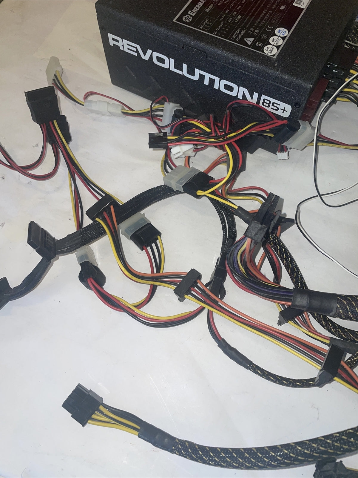 ENERMAX REVOLUTION 85+ ERV1050EWT 1050W POWER SUPPLY