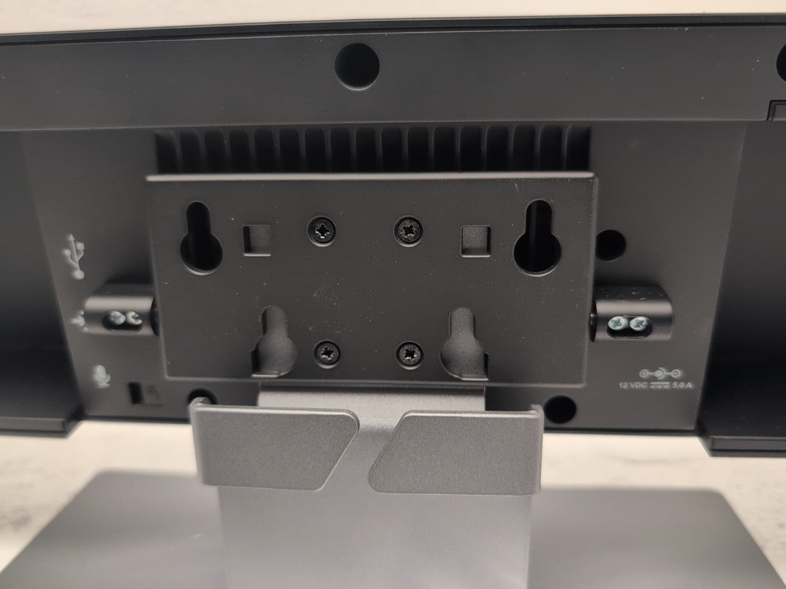 Polycom Studio P009 USB Speaker Video Conference Bar 4K W/Wall mount (NO AC) -
