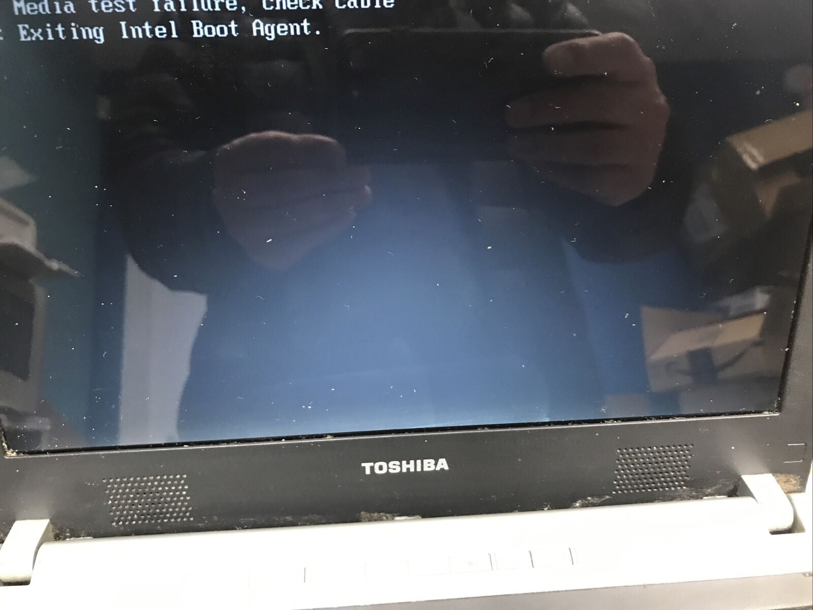 TOSHIBA SATELLITE U200 12” LAPTOP INTEL CPU-T2250 1GB 0GB (NO OS)