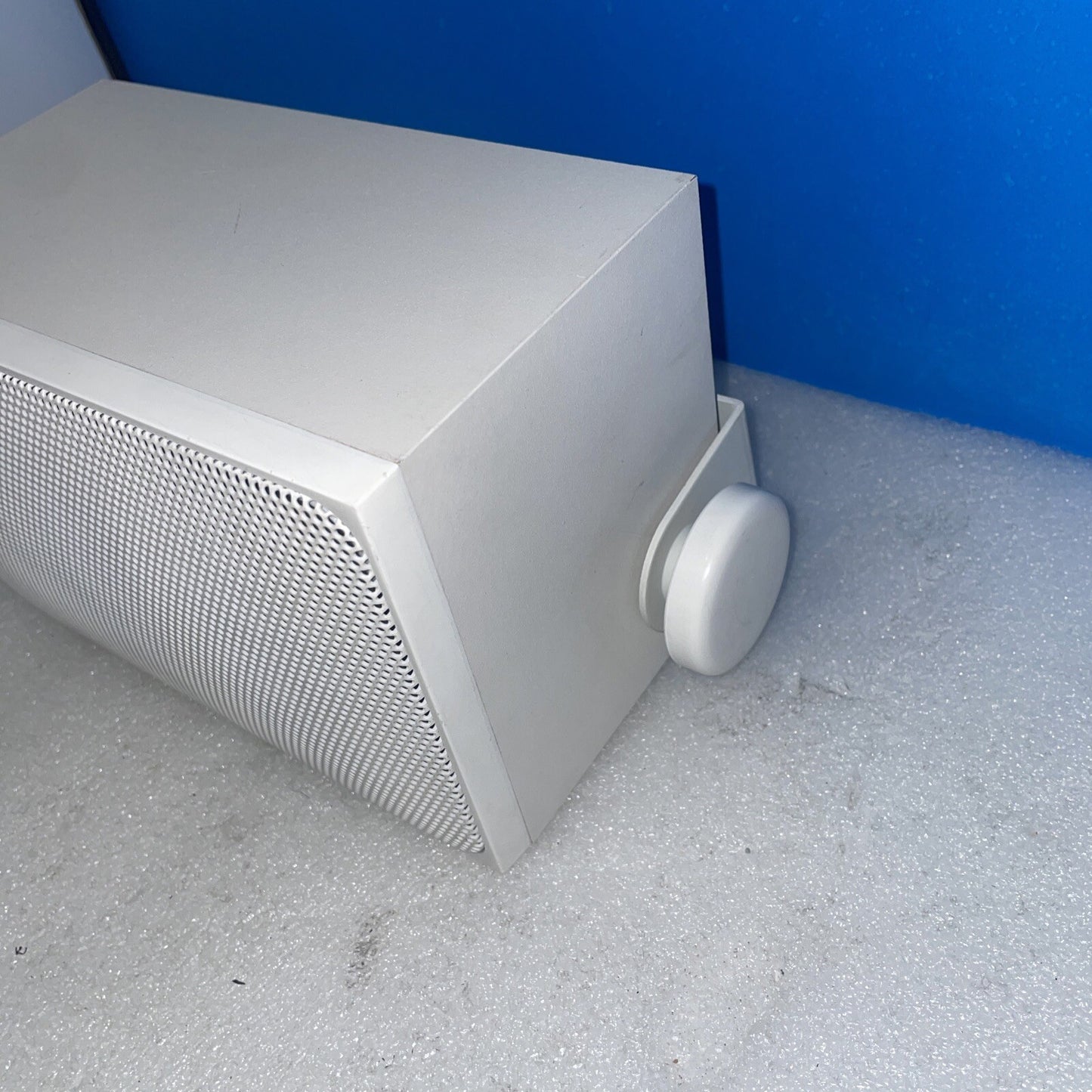 1× Boston Acoustics SubSat Six speaker