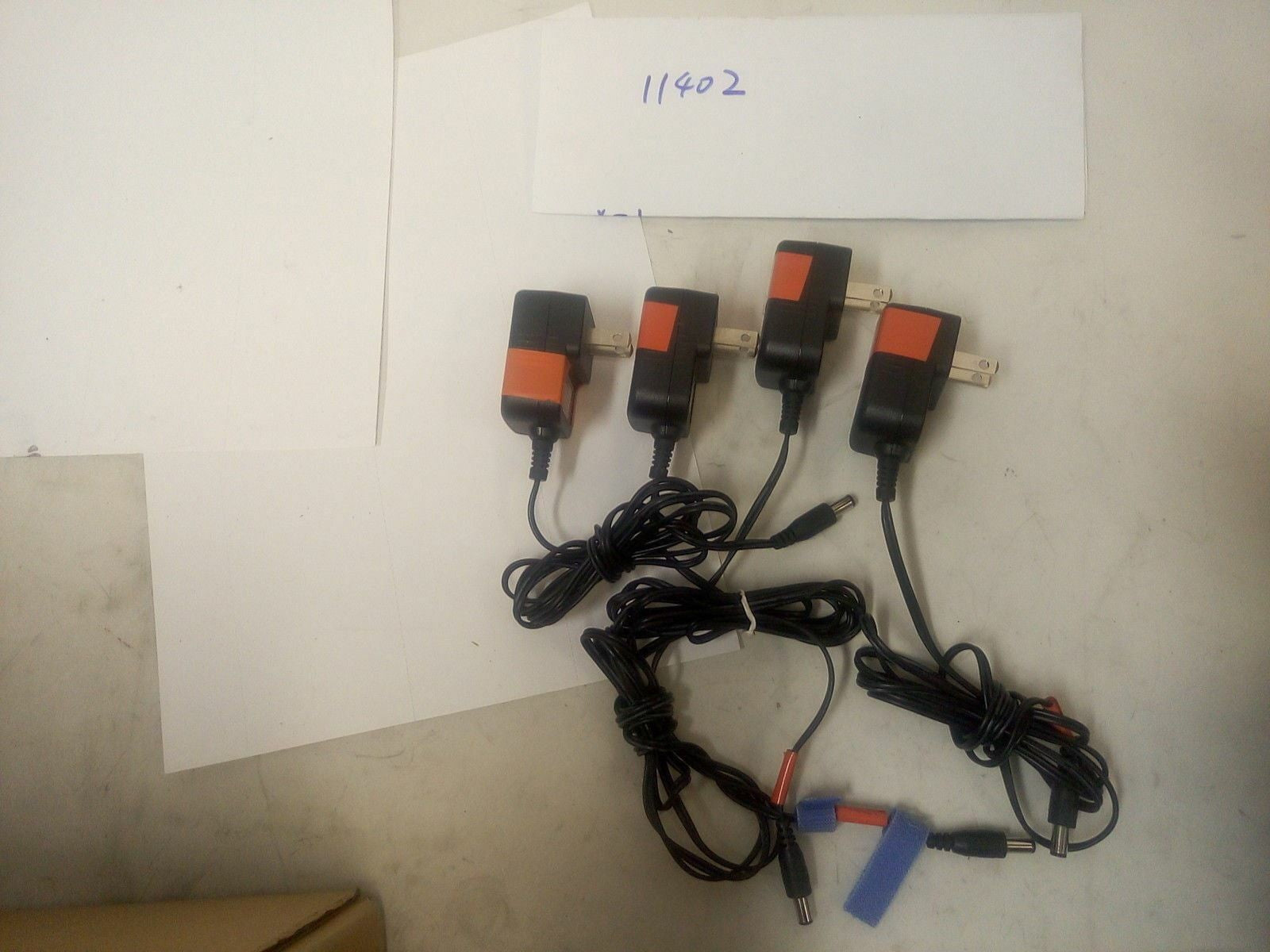 - LOT OF 4 SL SP08000600-U AC ADAPTER  OUTPUT: DC 8V 0.6A