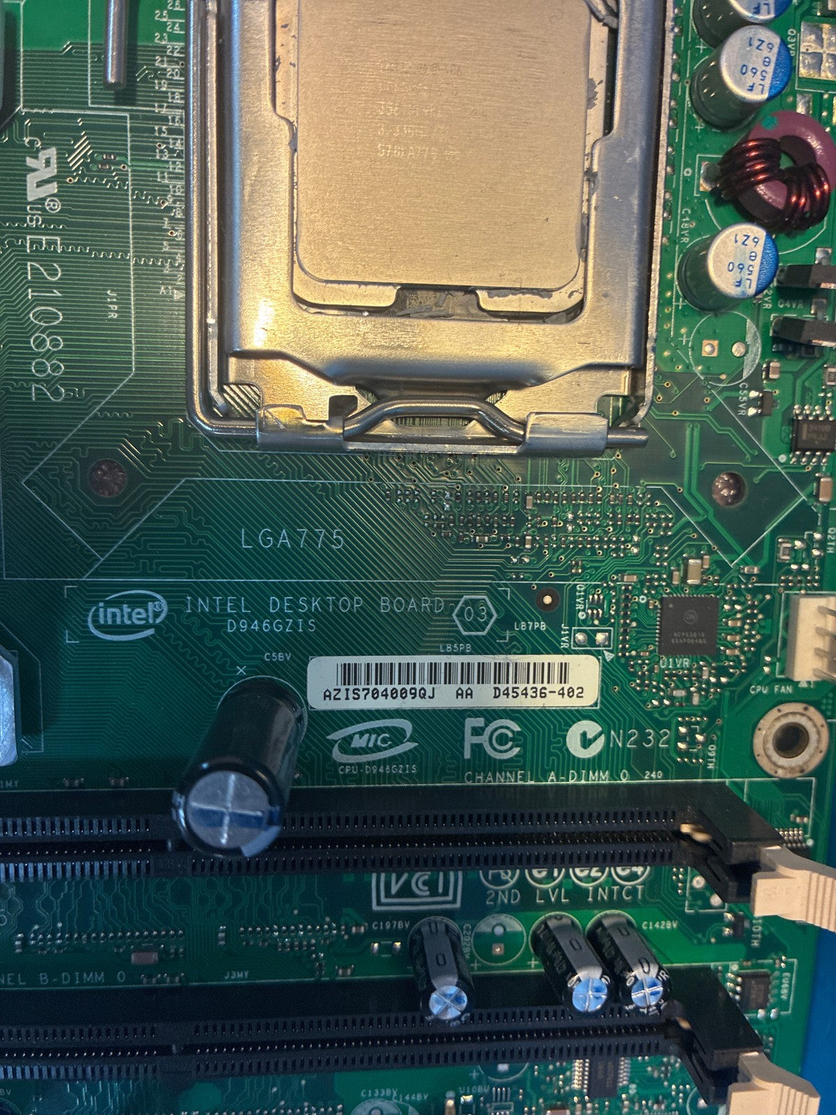 🔥 Intel Desktop Board D946GZIS LGA775 Micro-ATX with Celeron 356 CPU & I/O Shie