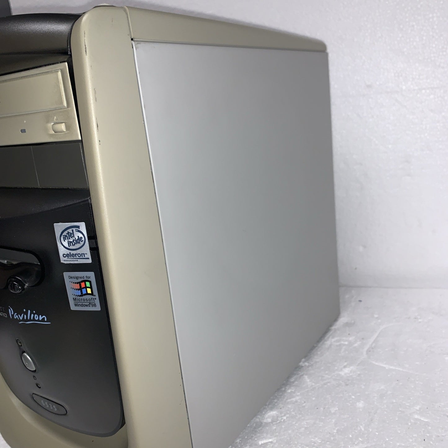 🔥 HP Desktop Celeron 466MHZ 256MB 160GB DVD Windows 2000 SP4 (serial/parallel)