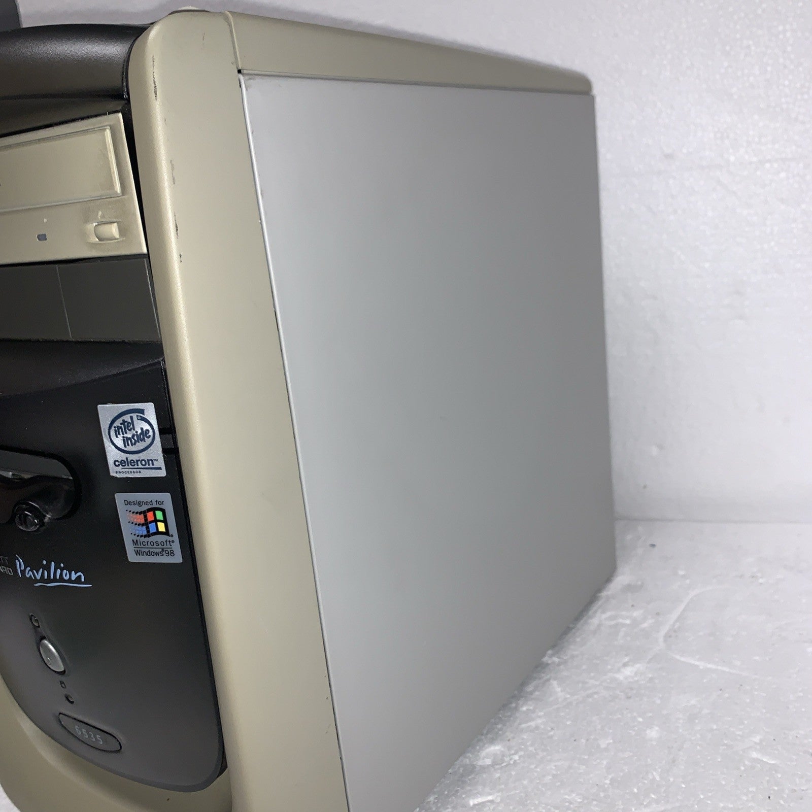 🔥 HP Desktop Celeron 466MHZ 256MB 160GB DVD Windows 2000 SP4 (serial/parallel)