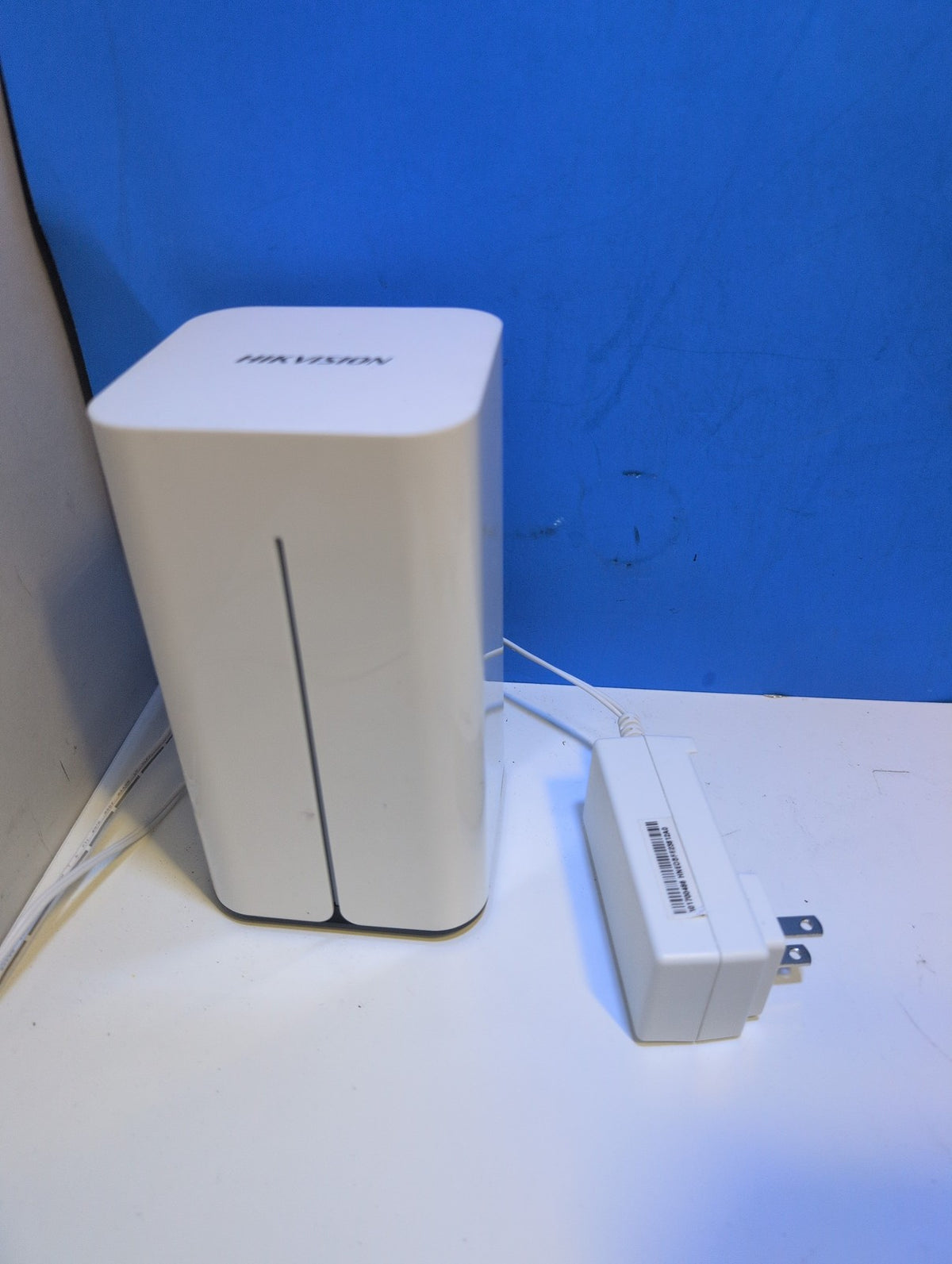 🎸 Hikvision DS-7108NI-E1/V/W 8-Channel Network Video Recorder NVR No HDD