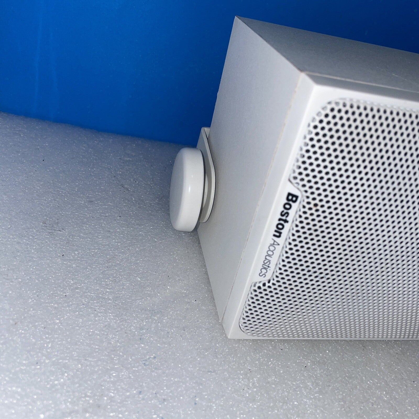 1× Boston Acoustics SubSat Six speaker