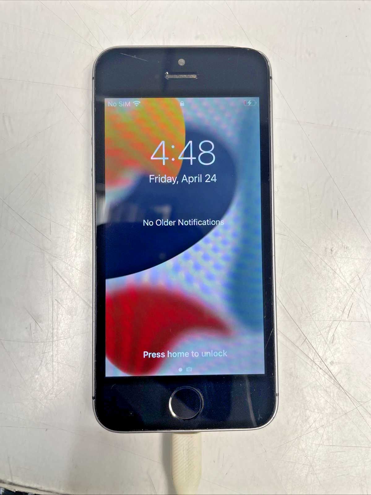 🔥Unlocked Iphone SE 32G Scratched Screen Bent Corner 83% BAT Carrier:Telus +