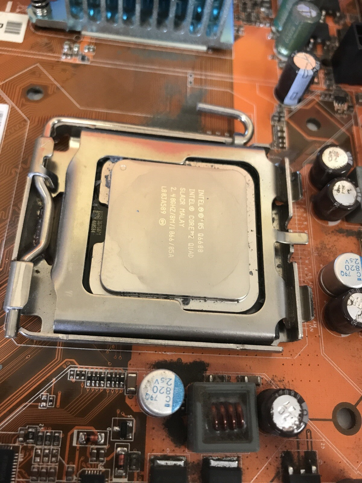 ABIT IP35V - motherboard - ATX - LGA775 Socket - P35  w/ Quad core Q6600 CPU