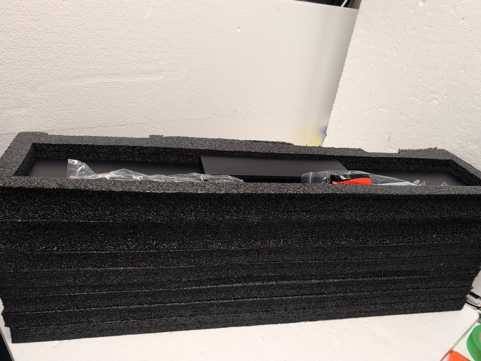 Polycom Studio P009 USB Speaker Video Conference Bar 4K W/Wall mount (NO AC) -