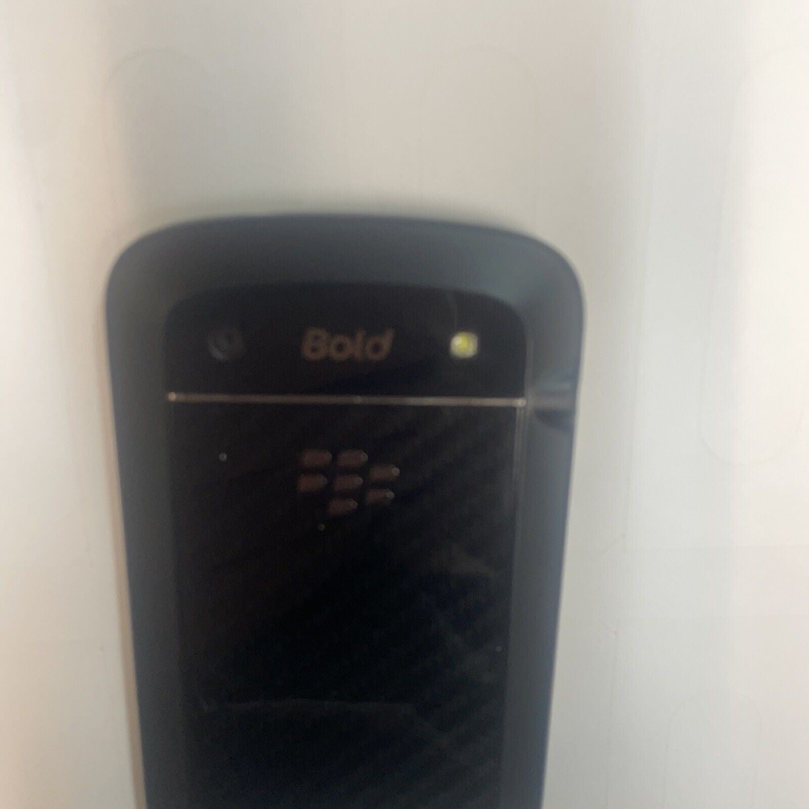 (Nice)  BLACKBERRY BOLD 9900 8 GB cell phone (No Battery. carrier: Rogers, Fido)