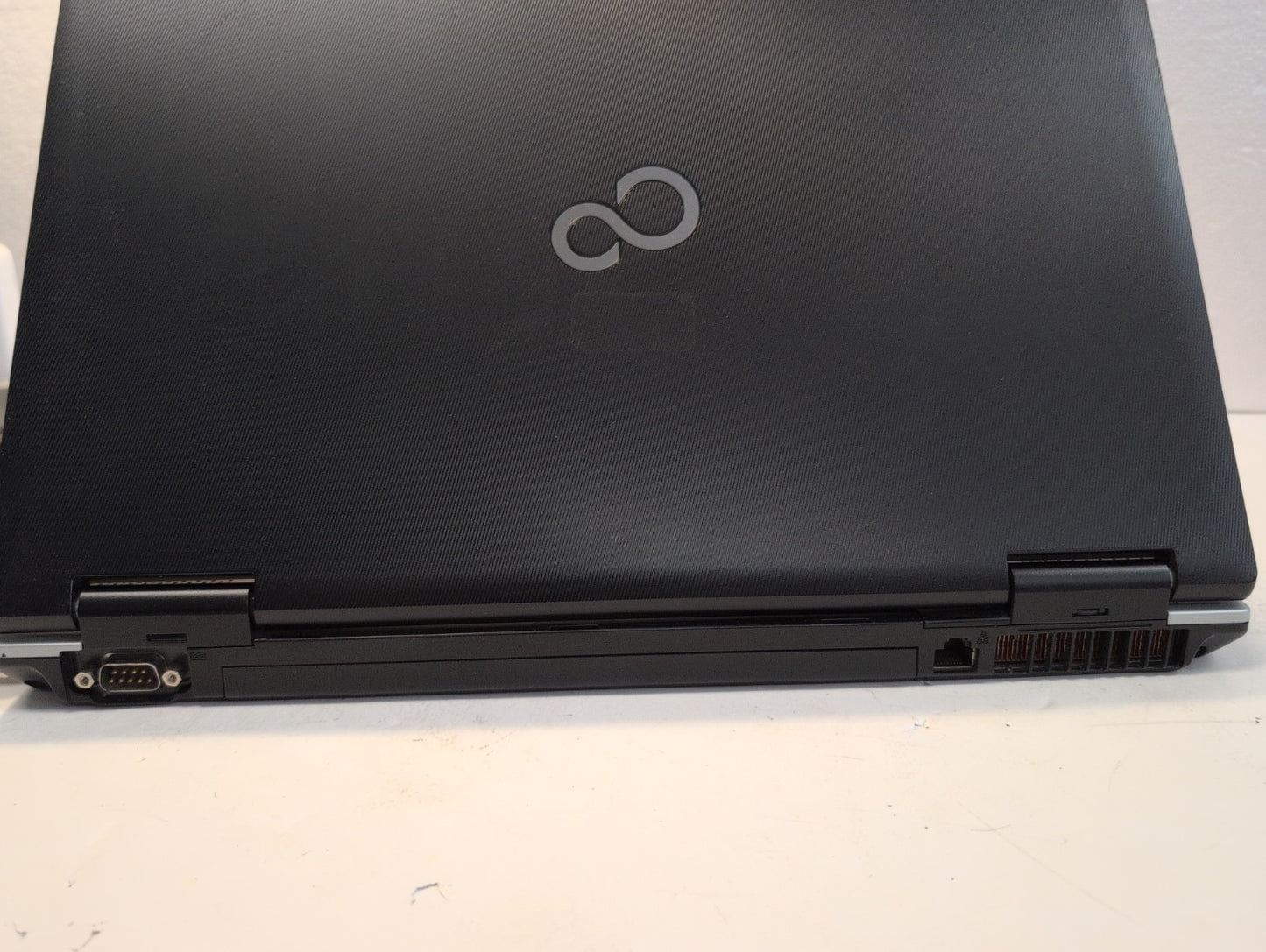 🔥 Fujitsu Lifebook E571 15.6" LAPTOP  i5-2520M /4GB /250GB HDD /Win XP (READ) -