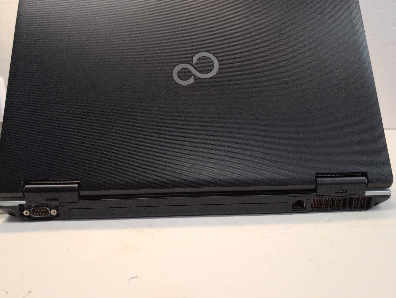 🔥 Fujitsu Lifebook E571 15.6" LAPTOP  i5-2520M /4GB /250GB HDD /Win XP (READ) -