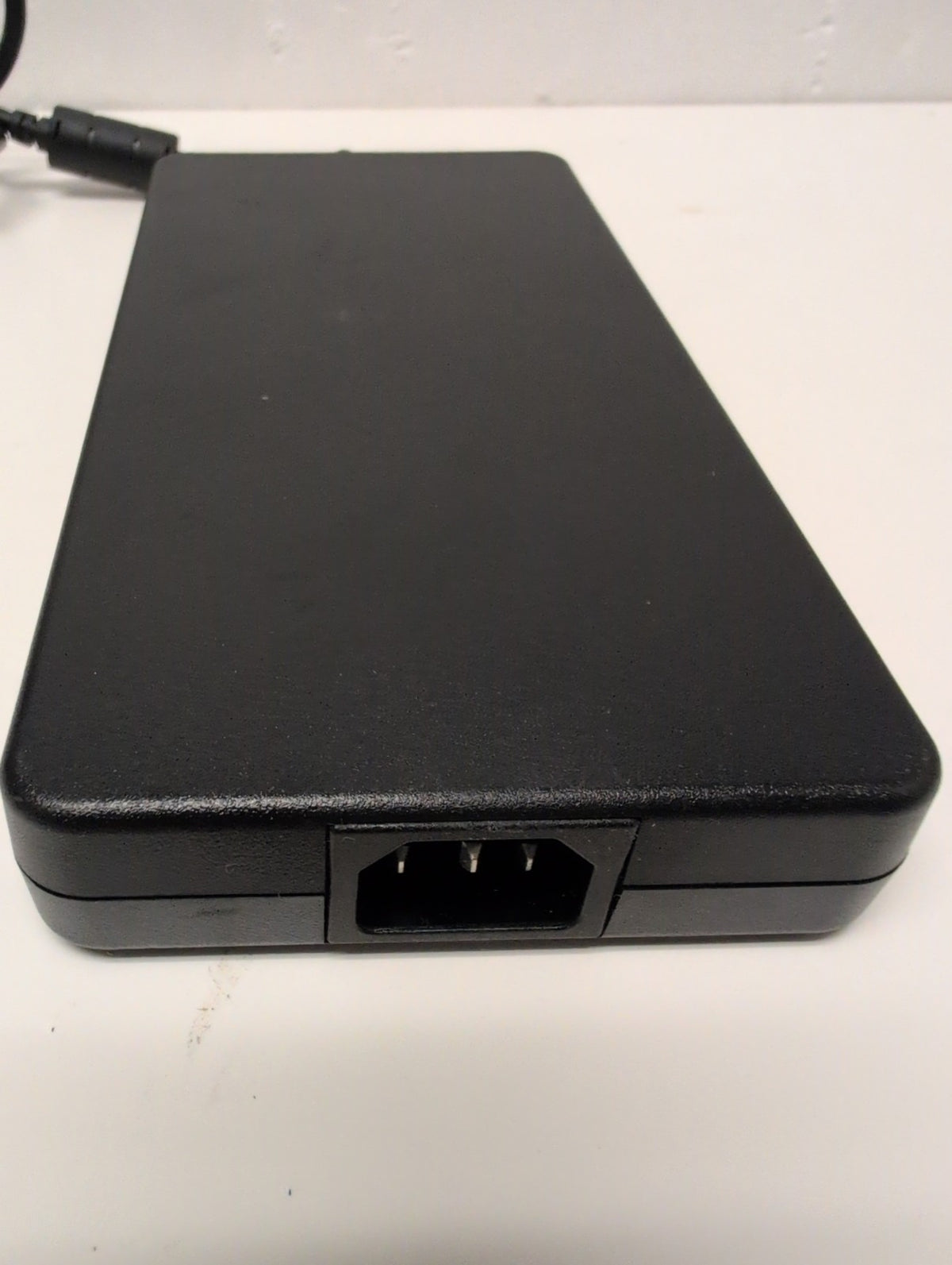 Dell GA240PE1-00 240W AC/DC Power Adapter 19.5V 12.3A 0F4XHP Black -