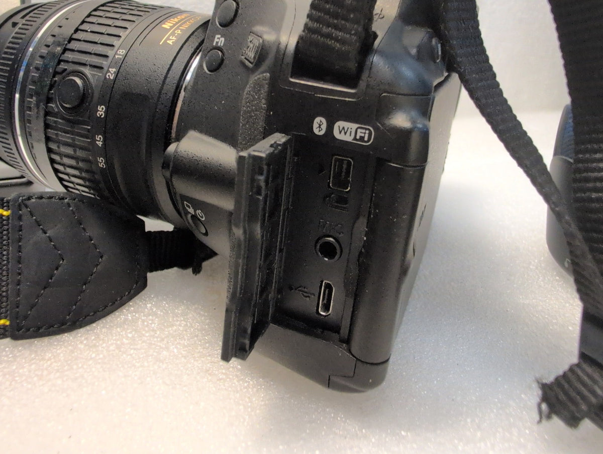 🎸 Nikon D5600 24.2MP DSLR Camera with AF-P 18-55mm f/3.5-5.6G VR Lens 64GB Card