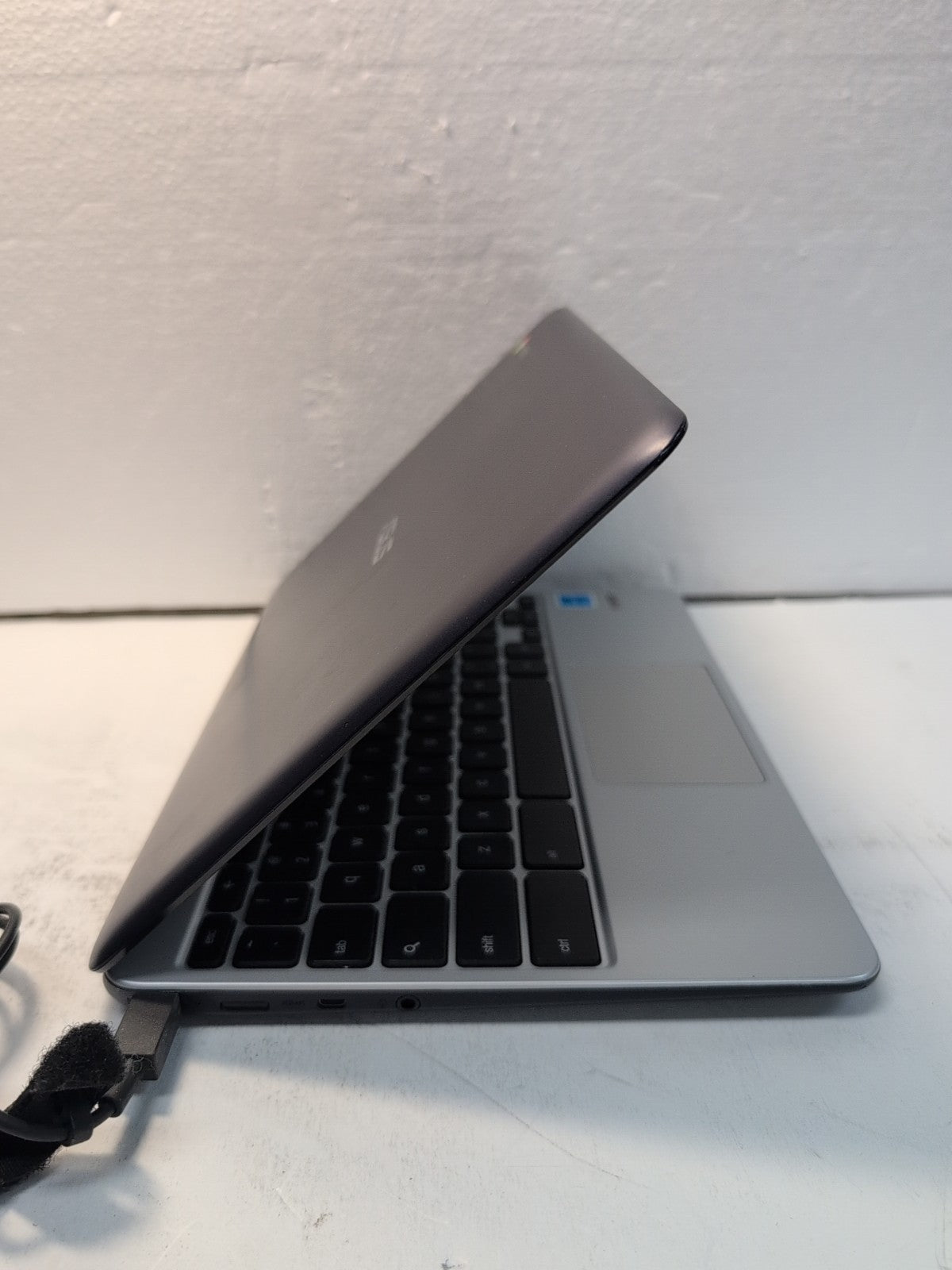🔥 ASUS C201P 11 inch Chromebook ARM V7 CPU/4GB RAM/ 16GB eMMC w/ CHARGER -