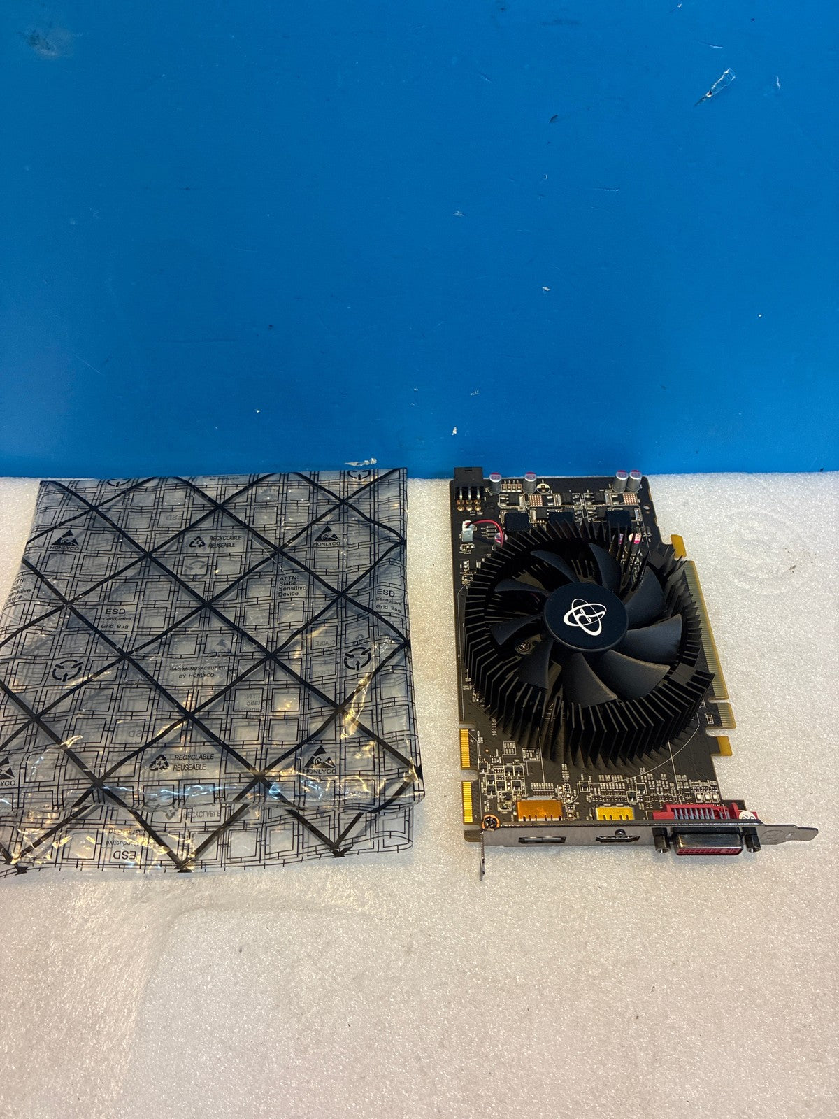 🔥 XFX Radeon HD 6750 HD-675X-ZM 1GB DDR5 PCIe Graphics Card DVI HDMI DP