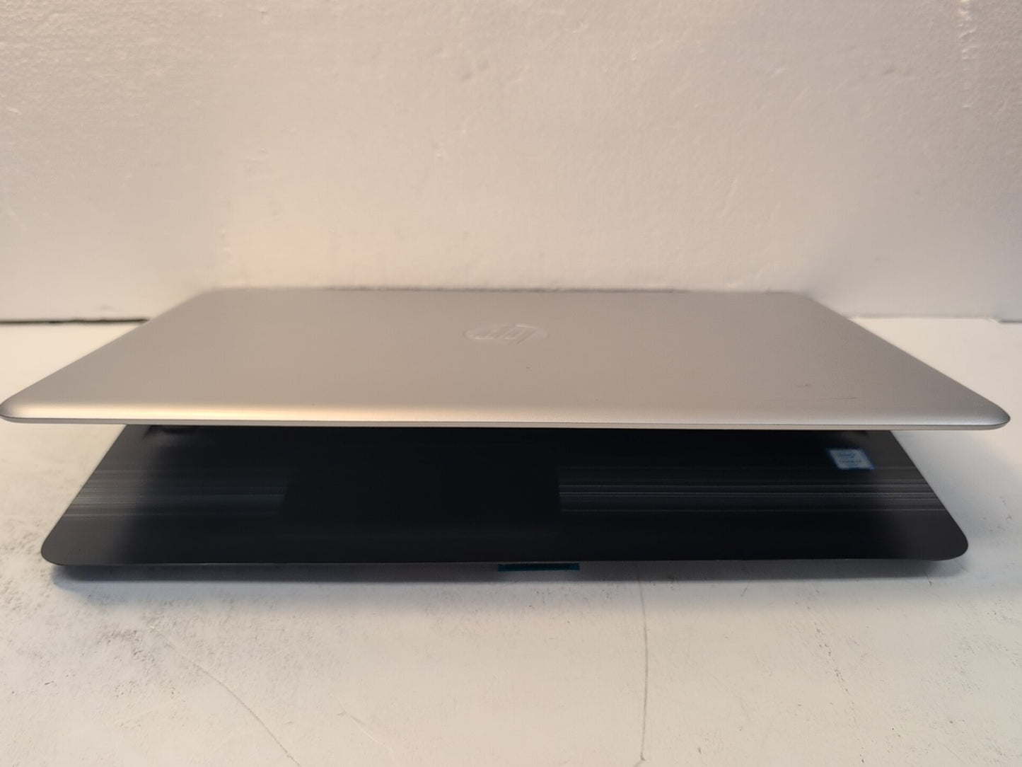 🔥(AS IS, READ) HP Pavilion 15-au043ca i7 Laptop 15.6"/ i7-6500U/NO RAM/NO SSD -