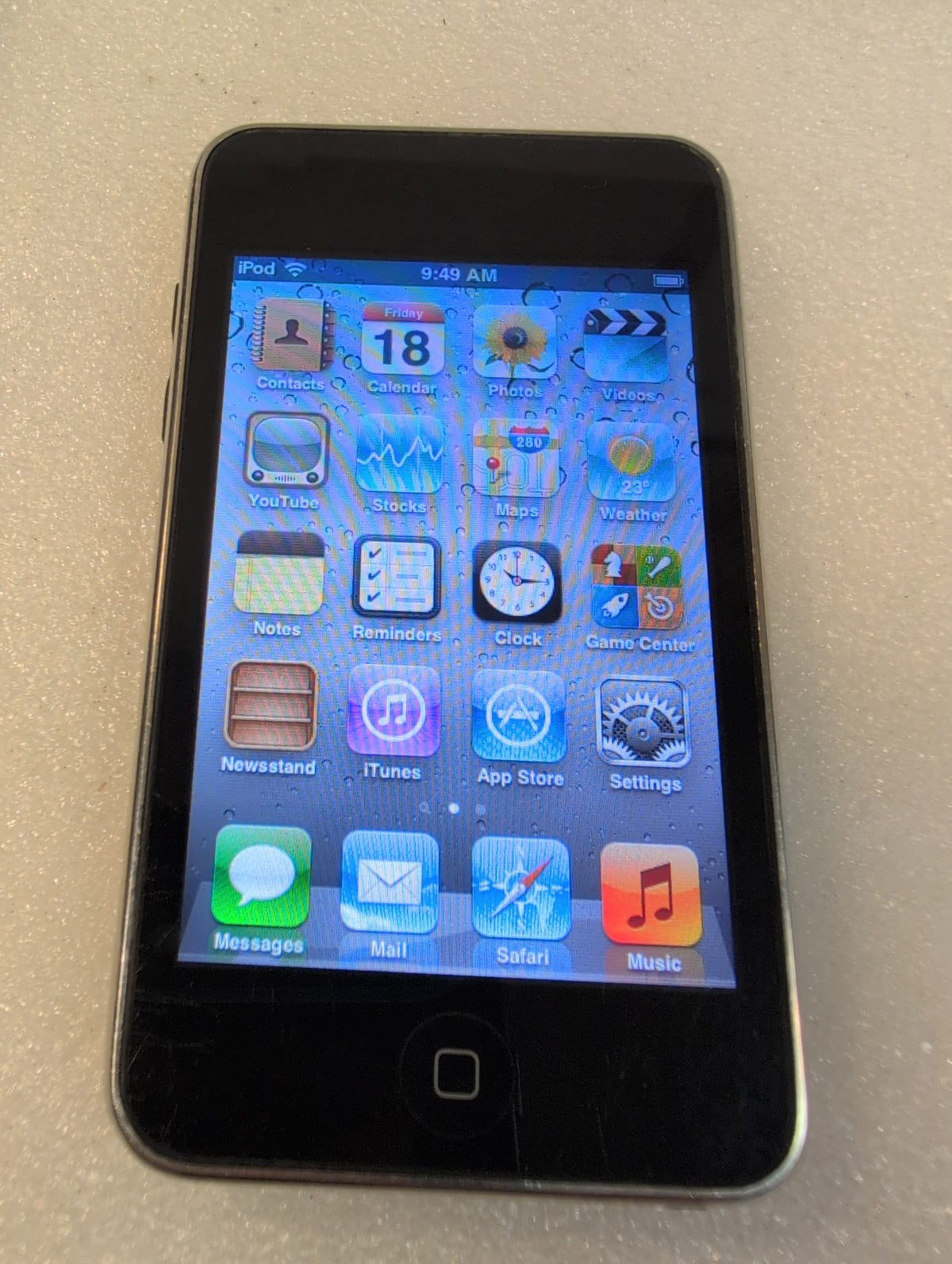 🎸 Apple iPod Touch 4th Generation 32GB Black MC008C MP3 Player Wi-Fi Used
