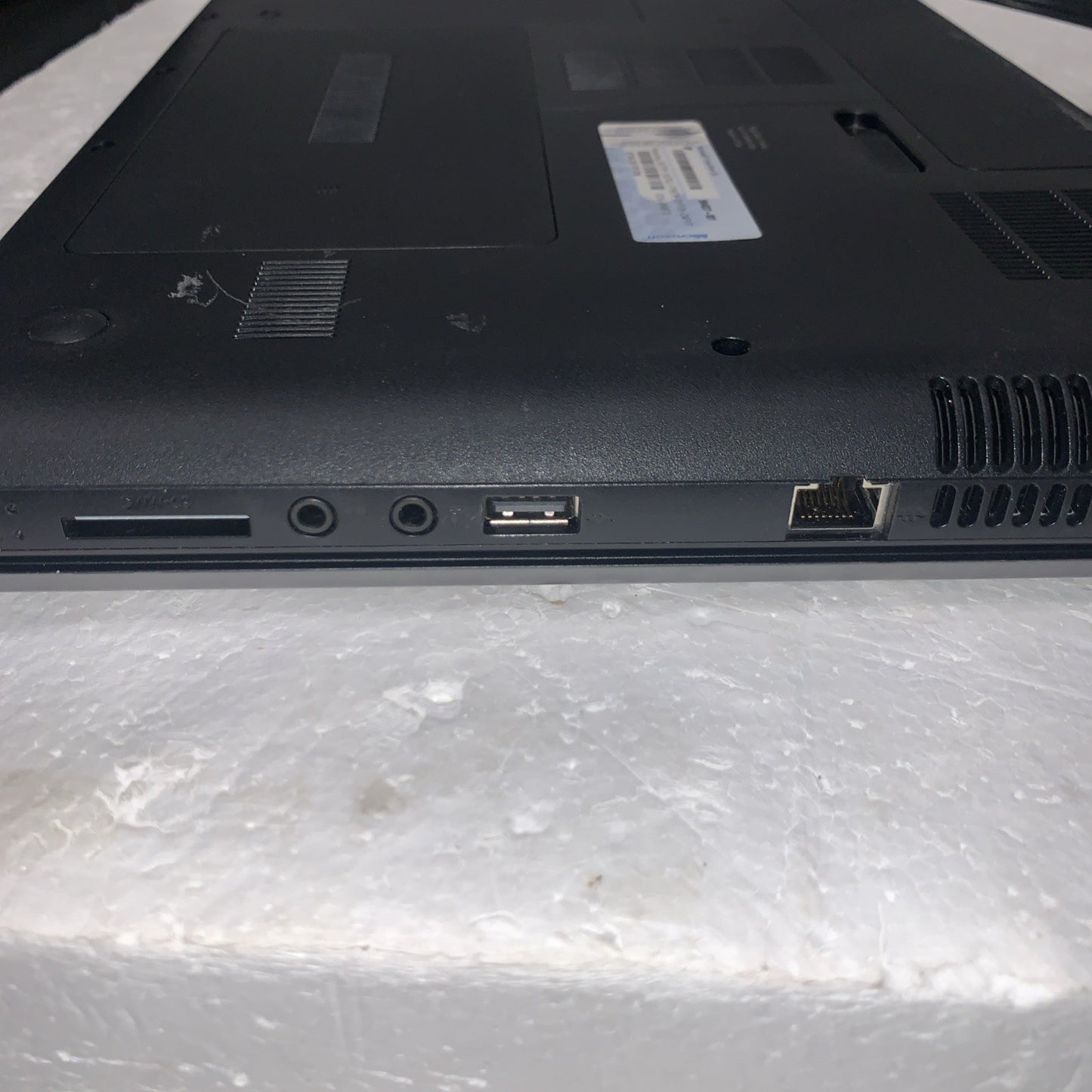 Grade A ~ HP 2000 AMD E-300 1300MHz 4GB RAM 320GB HD Windows 7 HOME (Original)