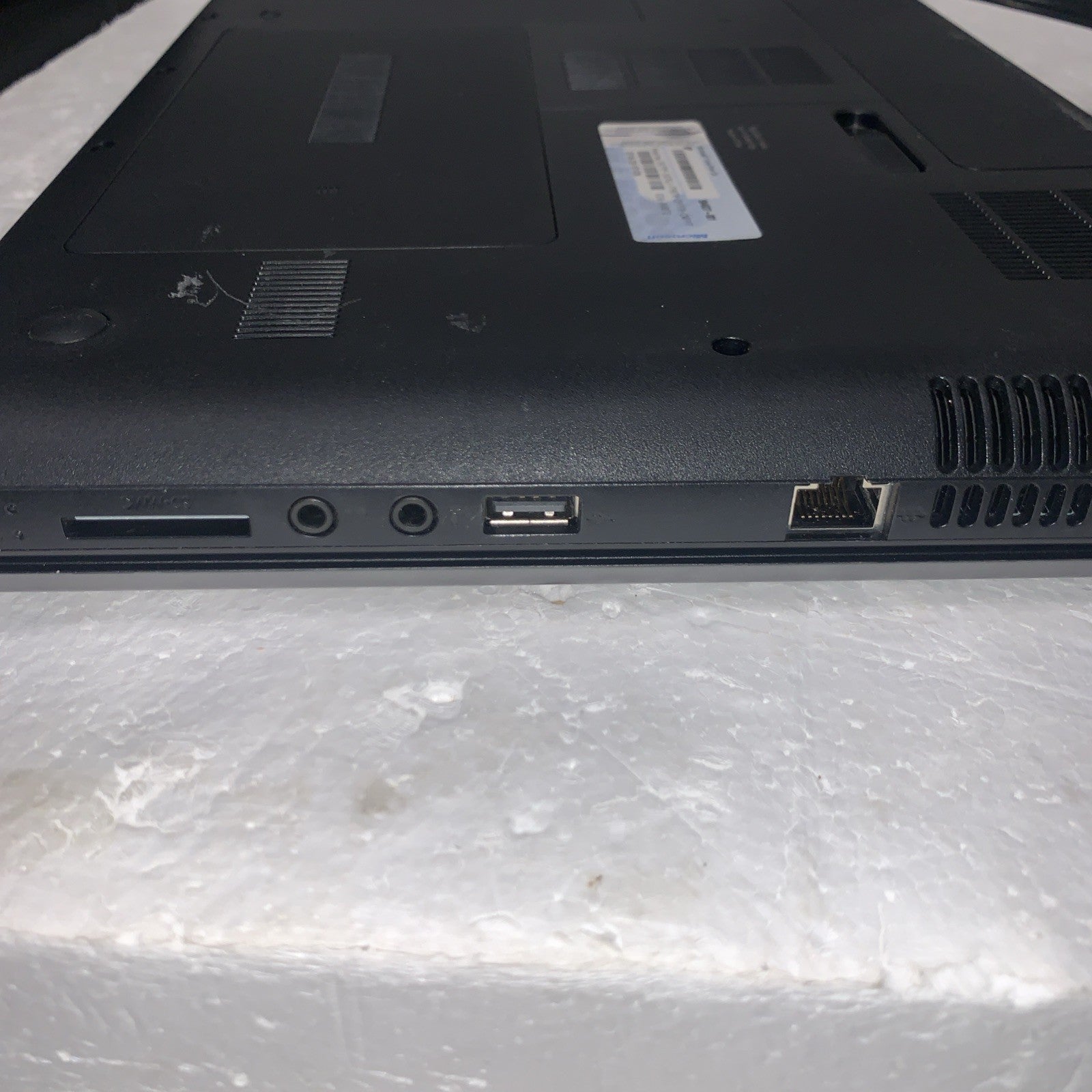 Grade A ~ HP 2000 AMD E-300 1300MHz 4GB RAM 320GB HD Windows 7 HOME (Original)