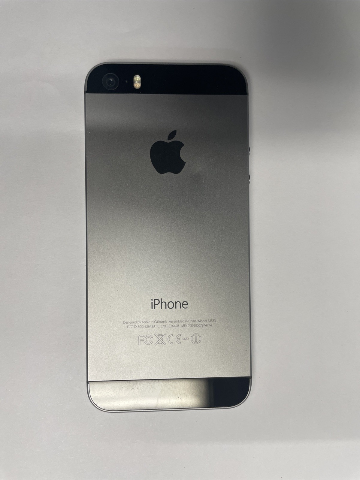 Apple 16GB iPhone 5s A1533, Space Gray  Hollow at Back  Unlocked Carrie:Telus +
