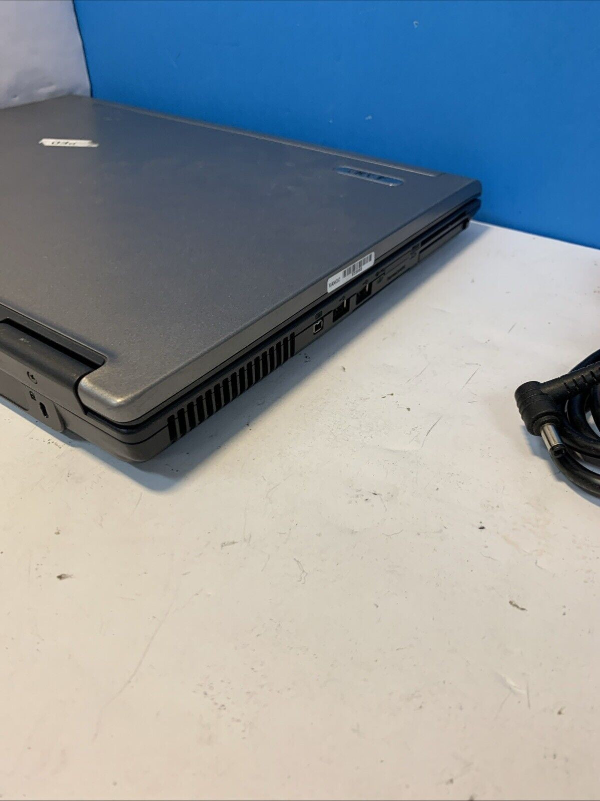 Acer Travel Mate 6592 C2D T7300 2GB 750GB Windows xp pro sp3 (one key defective)