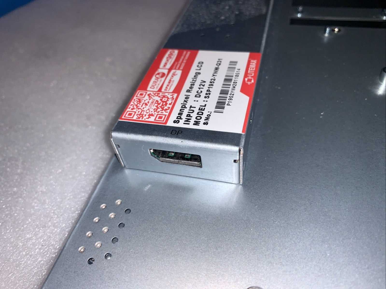 Litemax Spanpixel SSP1952-YNW-Q31 Resizing LCD Display