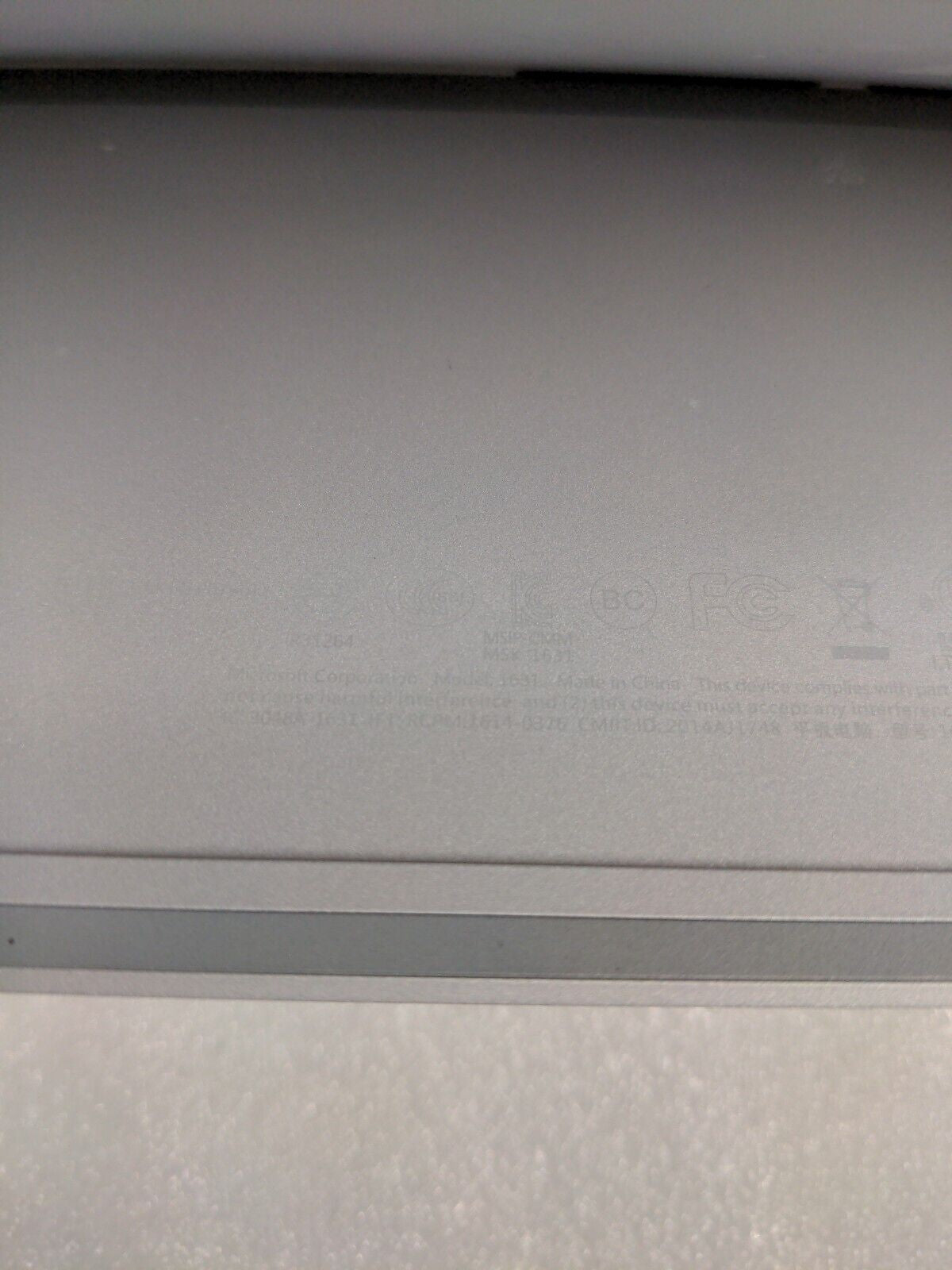 - (AS IS) Surface Pro 3 1631 i5-4300U /4GB/128GB SSD win8(LCD Cracked/NO Touch)
