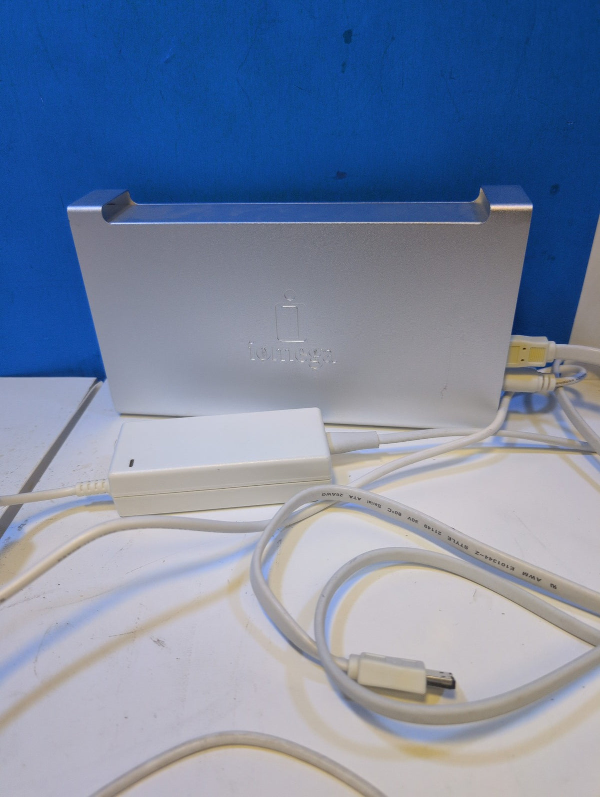 🎸 Iomega HDD1H4 500GB PORTABLE HDD WITH AC Power ADAPTER (Only 1 day Used Time)