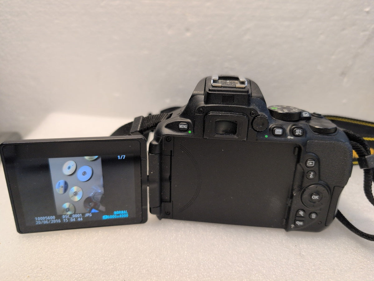 🎸 Nikon D5600 24.2MP DSLR Camera with AF-P 18-55mm f/3.5-5.6G VR Lens 64GB Card