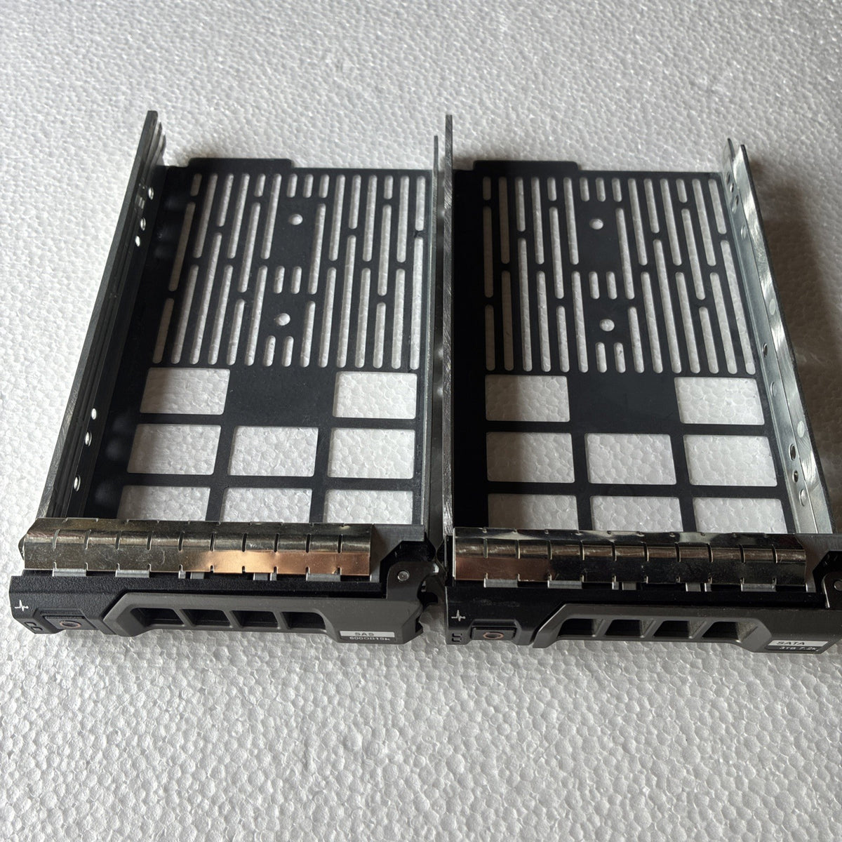 2x 🔥 Dell X968D R720 R520 R510 R420 R410 3.5" SAS SATA Tray Caddy G302D F238f