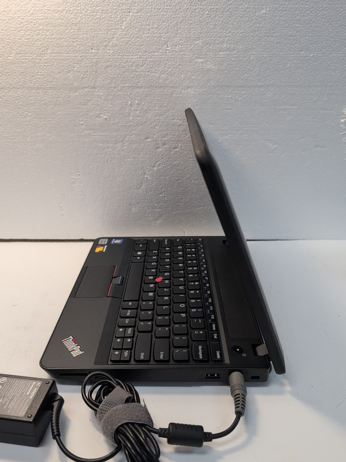 (NICE) Lenovo ThinkPad X130E 11.6" Laptop AMD E-450/4GB RAM/128GB SSD/WinXP -
