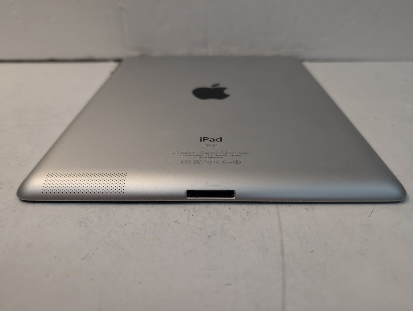 🔥 Apple 9.7" iPad 2 A1395 16GB Wi-Fi Silver Working -