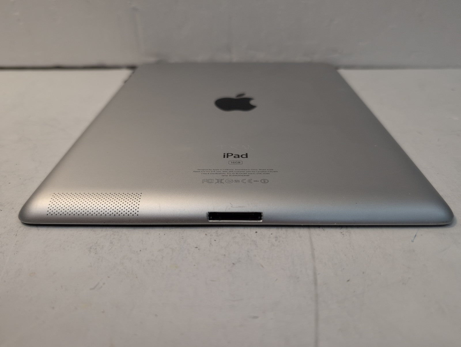 🔥 Apple 9.7" iPad 2 A1395 16GB Wi-Fi Silver Working -