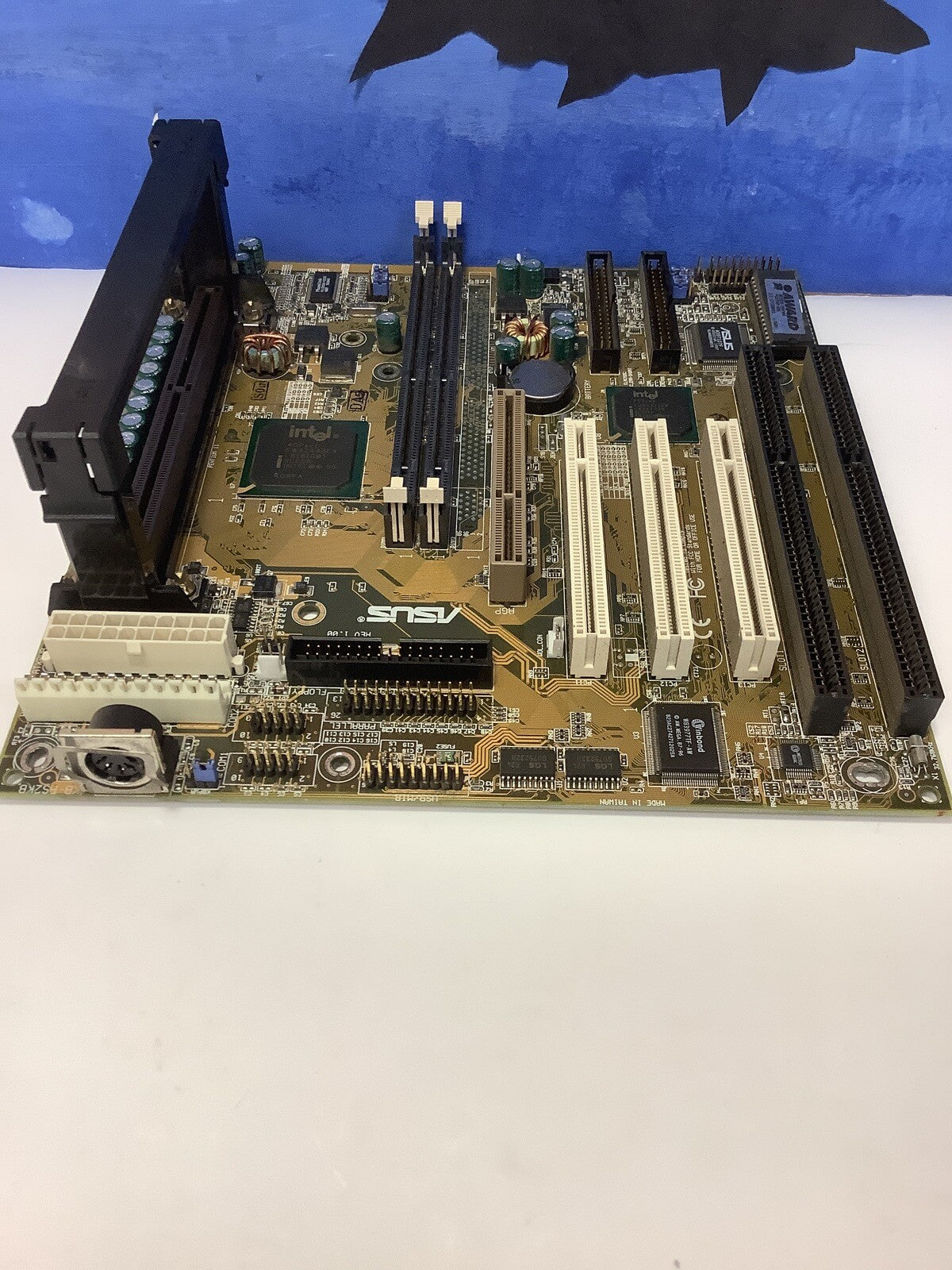 ASUS P2E-B motherboard Slot-1