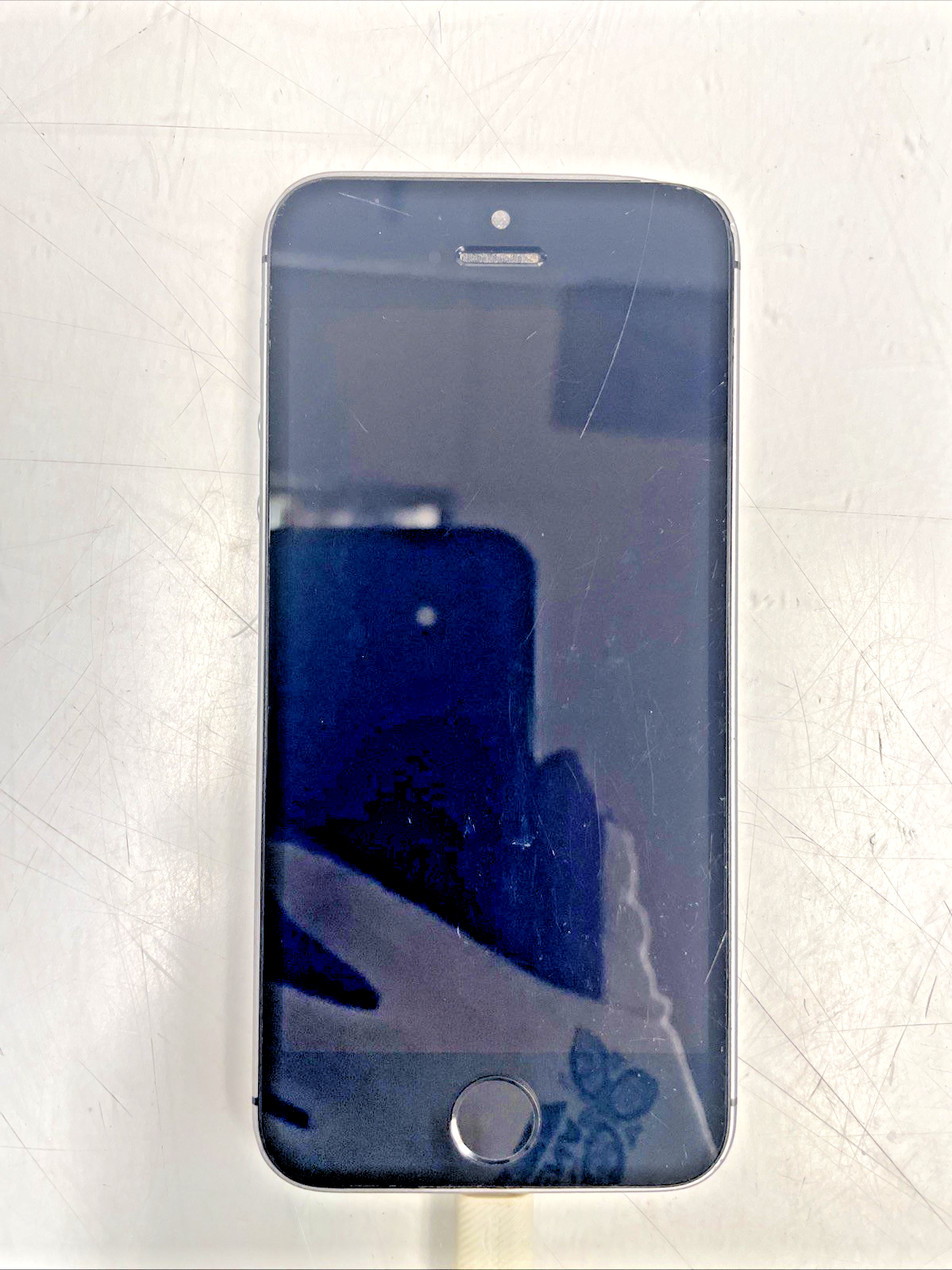 🔥Unlocked Iphone SE 32G Scratched Screen Bent Corner 83% BAT Carrier:Telus +