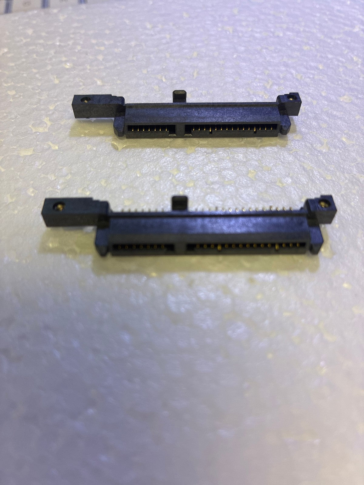 🔥 SATA Hard Drive Connector AT368 Black Right-Angle Gold Contacts Lot of 2