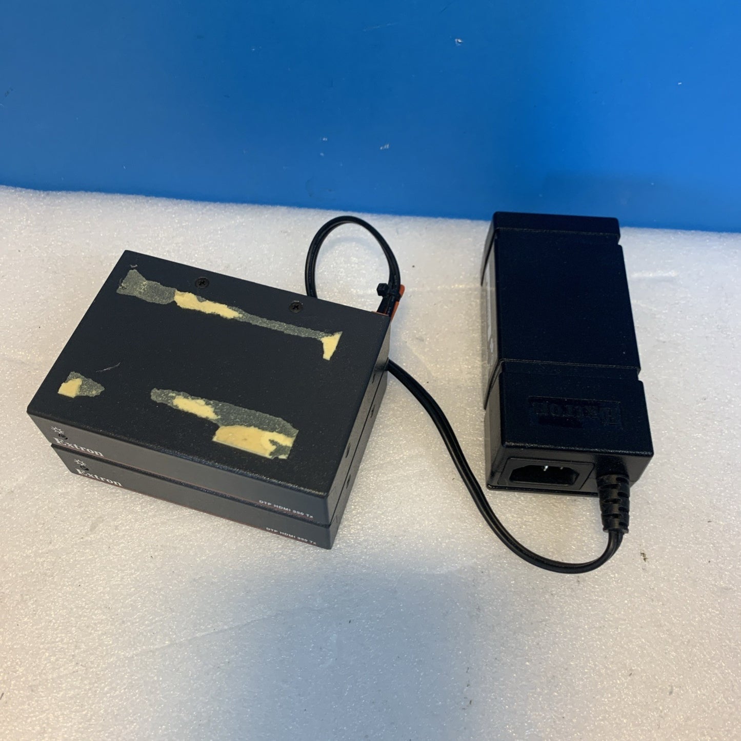 2x Extron DTP Transmitter DTP HDMI 330 Tx W/ one EXTRON POWER SUPPLY