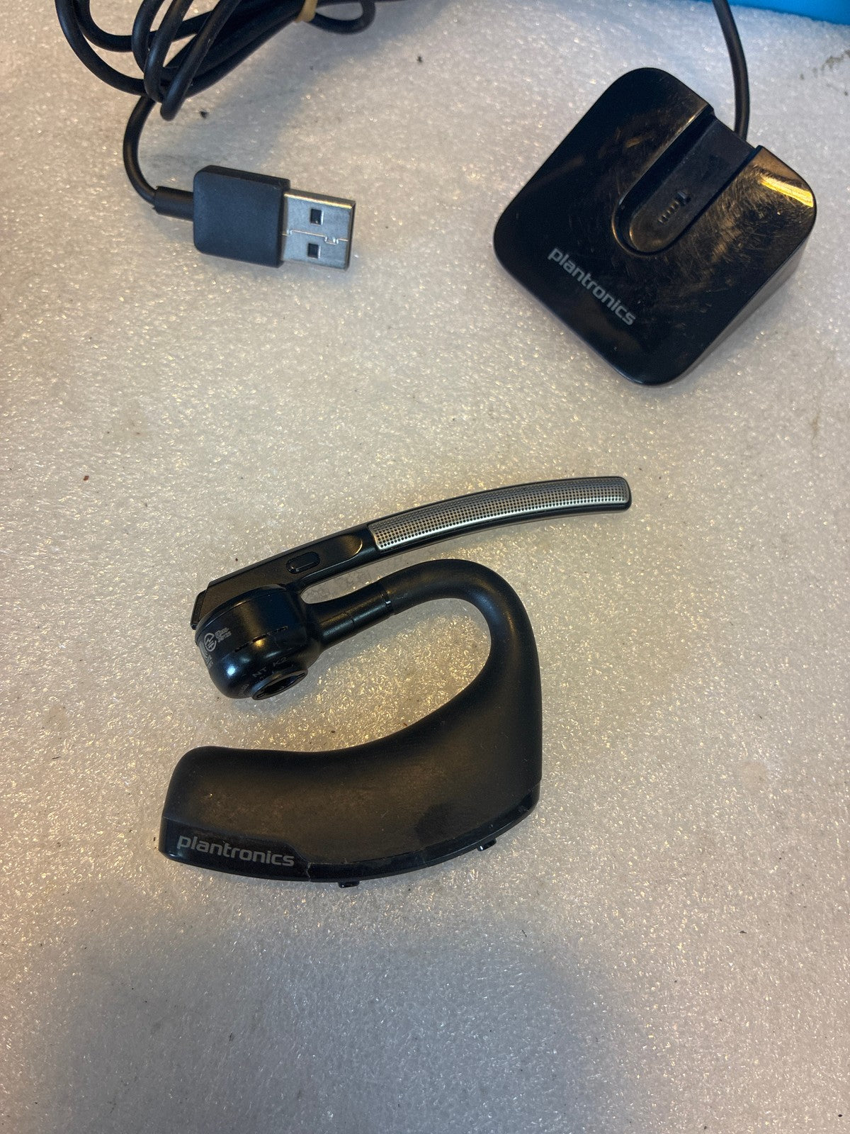 🔥 Plantronics Voyager Legend Bluetooth Wireless Headset with Boom Mic - Black