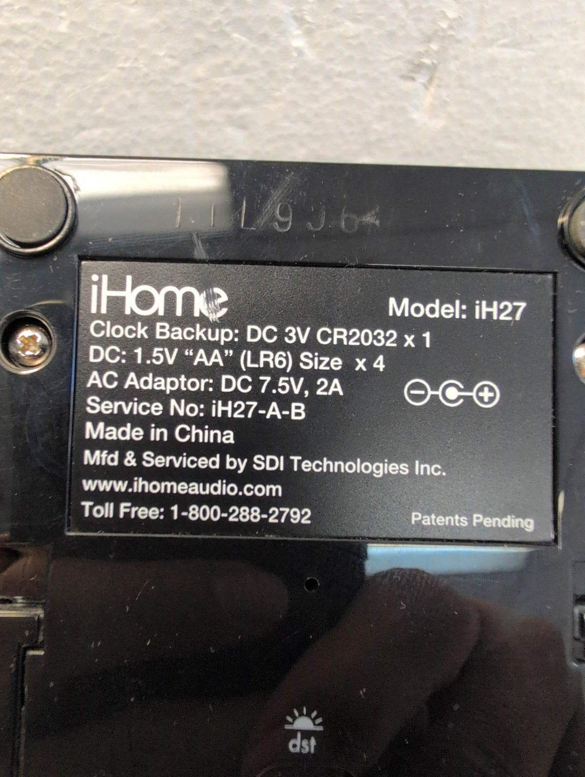 🎸 iHome iH27 Dual Alarm Clock Radio Speaker Dock for iPod iPhone 30-Pin Black