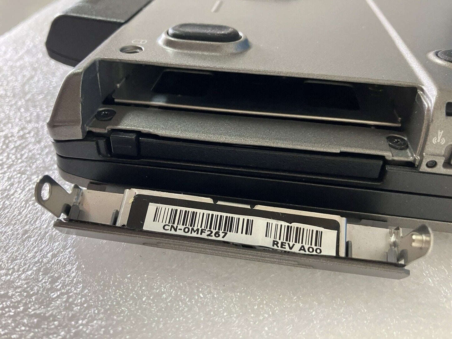 ~ (For Parts) Dell Latitude D620 PP18L 14" Laptop Core Duo CPU 512MB RAM (Read)