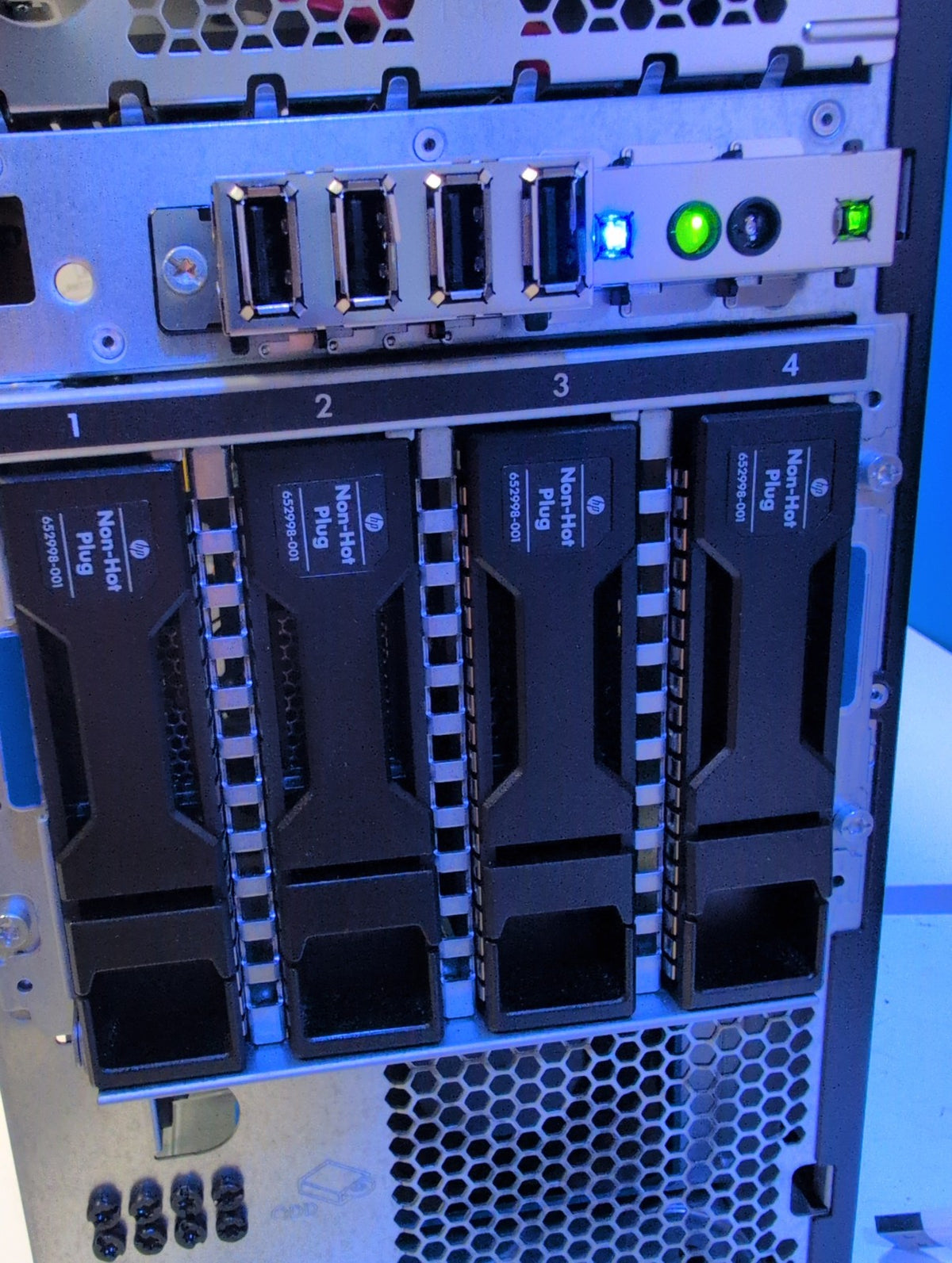 🎸 HP ProLiant ML310e Gen8 v2 Tower Server 783312-S01 Xeon E3-1220v3 16GB NO HDD
