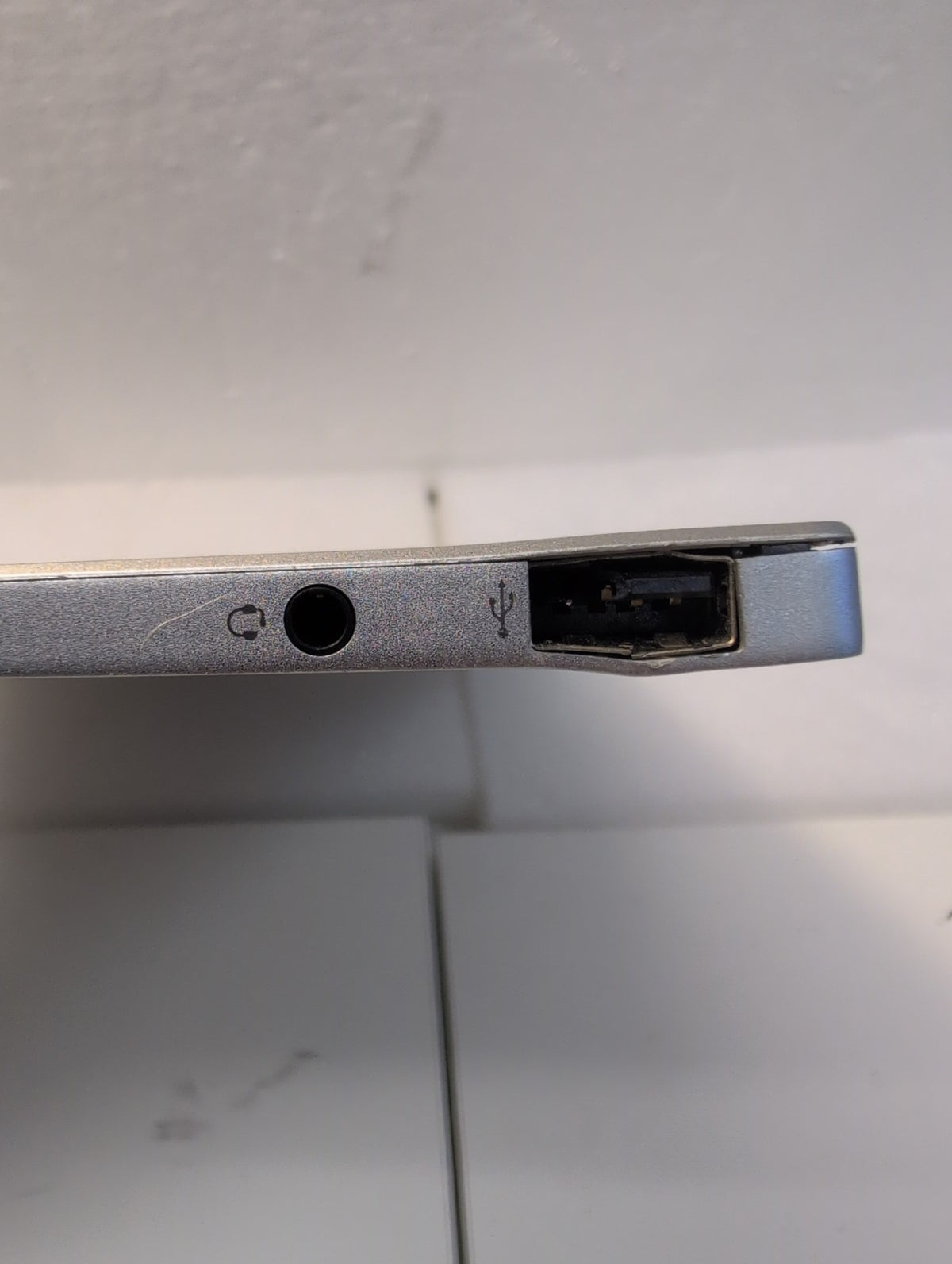 🎸 HP Pavilion x2 12-b017ca 128GB Detachable Laptop Tablet - For Parts