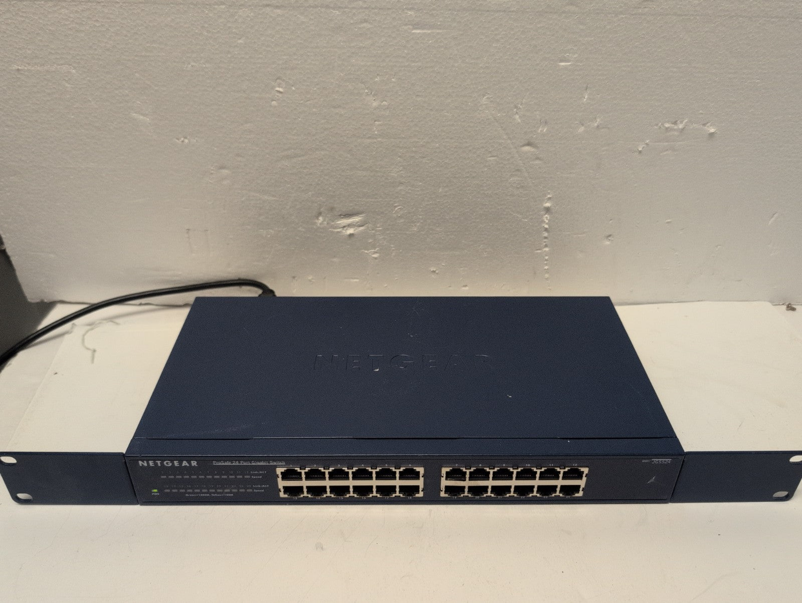 🔥 Netgear ProSAFE 24-Port Gigabit Switch JGS524 V2 with Ear Mount  -