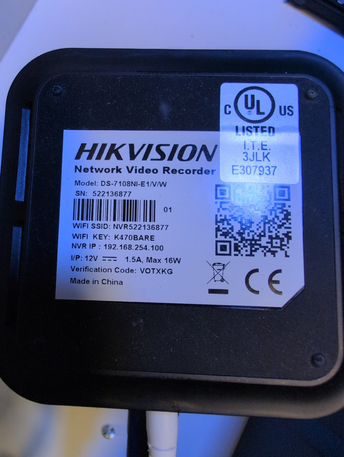 🎸 Hikvision DS-7108NI-E1/V/W 8-Channel Network Video Recorder NVR No HDD