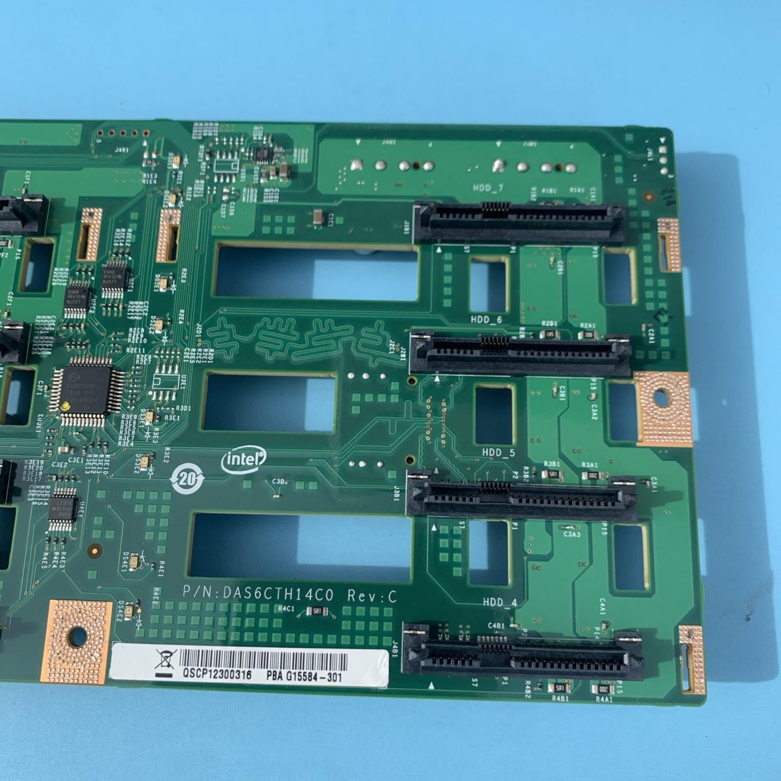 BACKPLANE INTEL G15584-301 DAS6CTH14C0 REV:C 8x 3.5'' LFF HDD SAS SATA