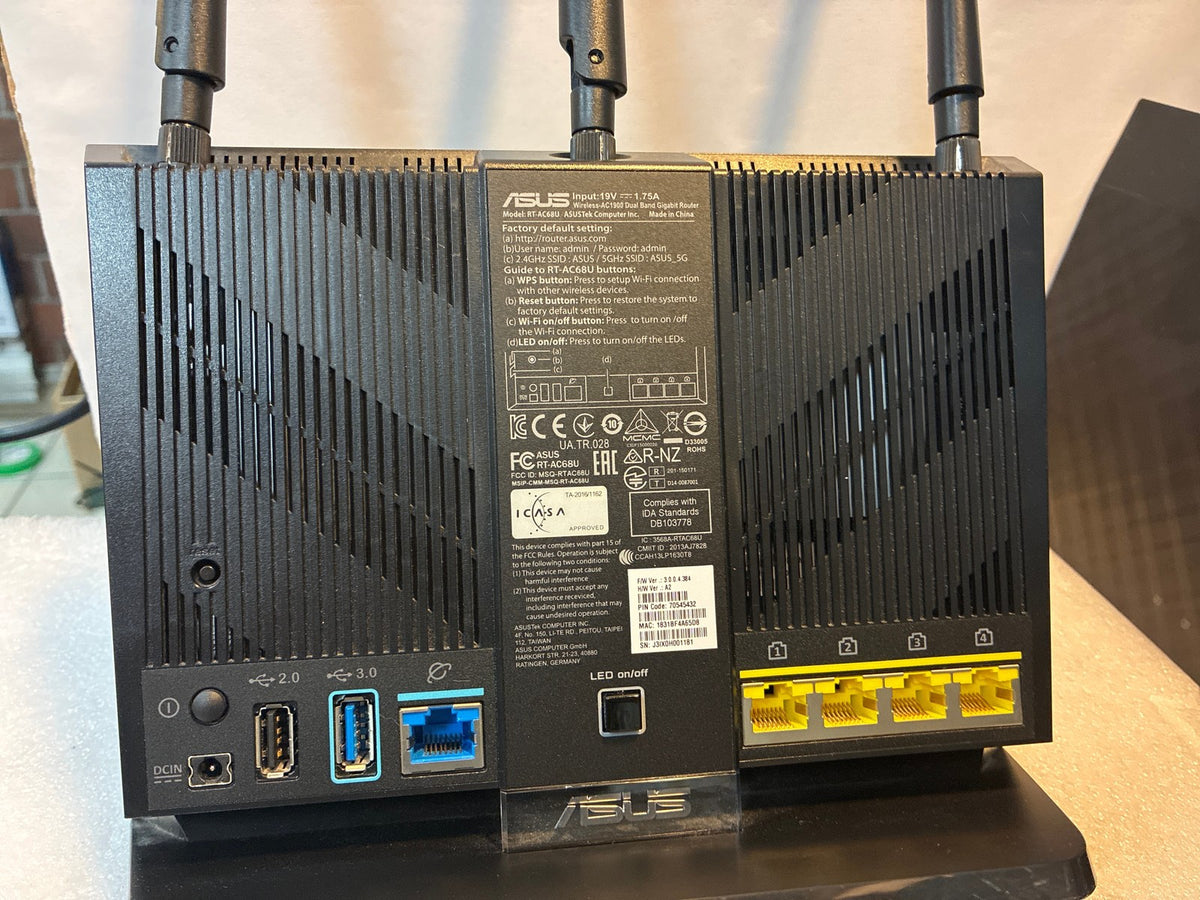 🔥 Lot of 3 Wireless Routers: ASUS RT-AC68U, RT-AC66U B1 + D-Link DIR-822