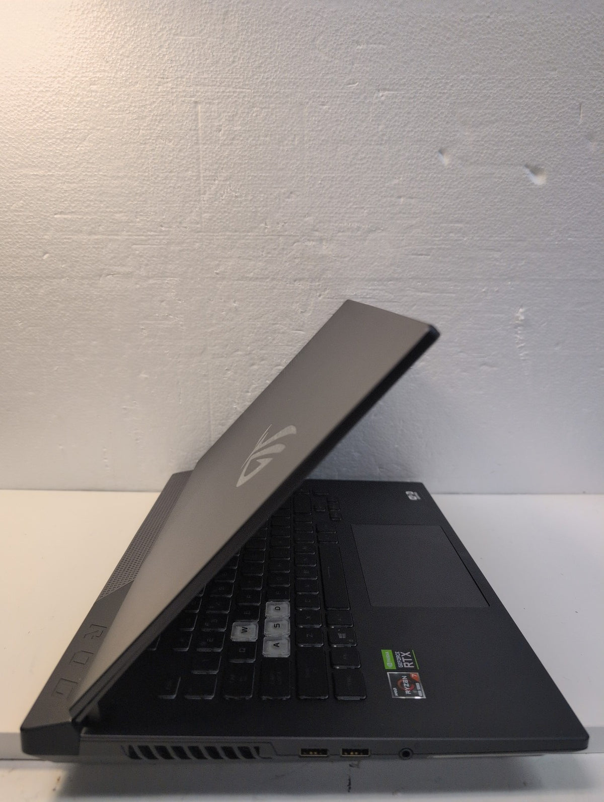 🎸 ASUS ROG Strix G513 Gaming Laptop Ryzen 7 4800H/RTX 3050/16GB/512GB SSD/NO AC