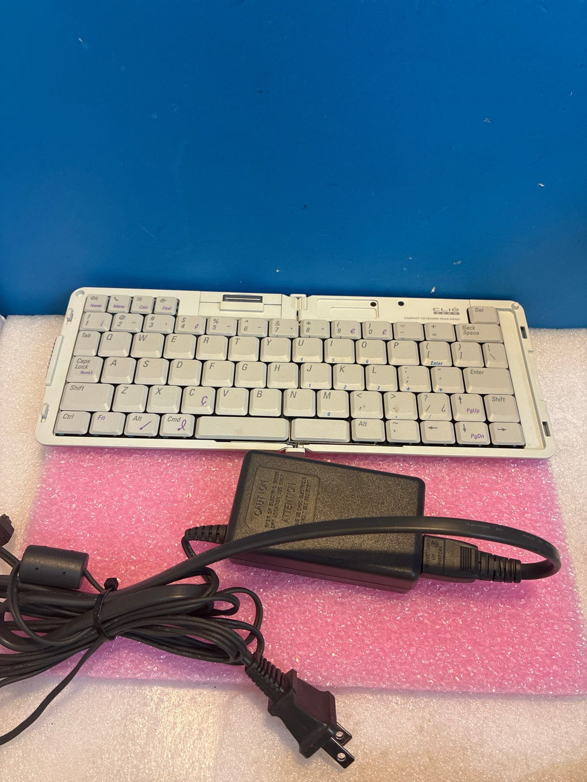 🔥 Sony CLIE Gear Compact Keyboard PEGA-KB100 Folding PDA with Power Adapter