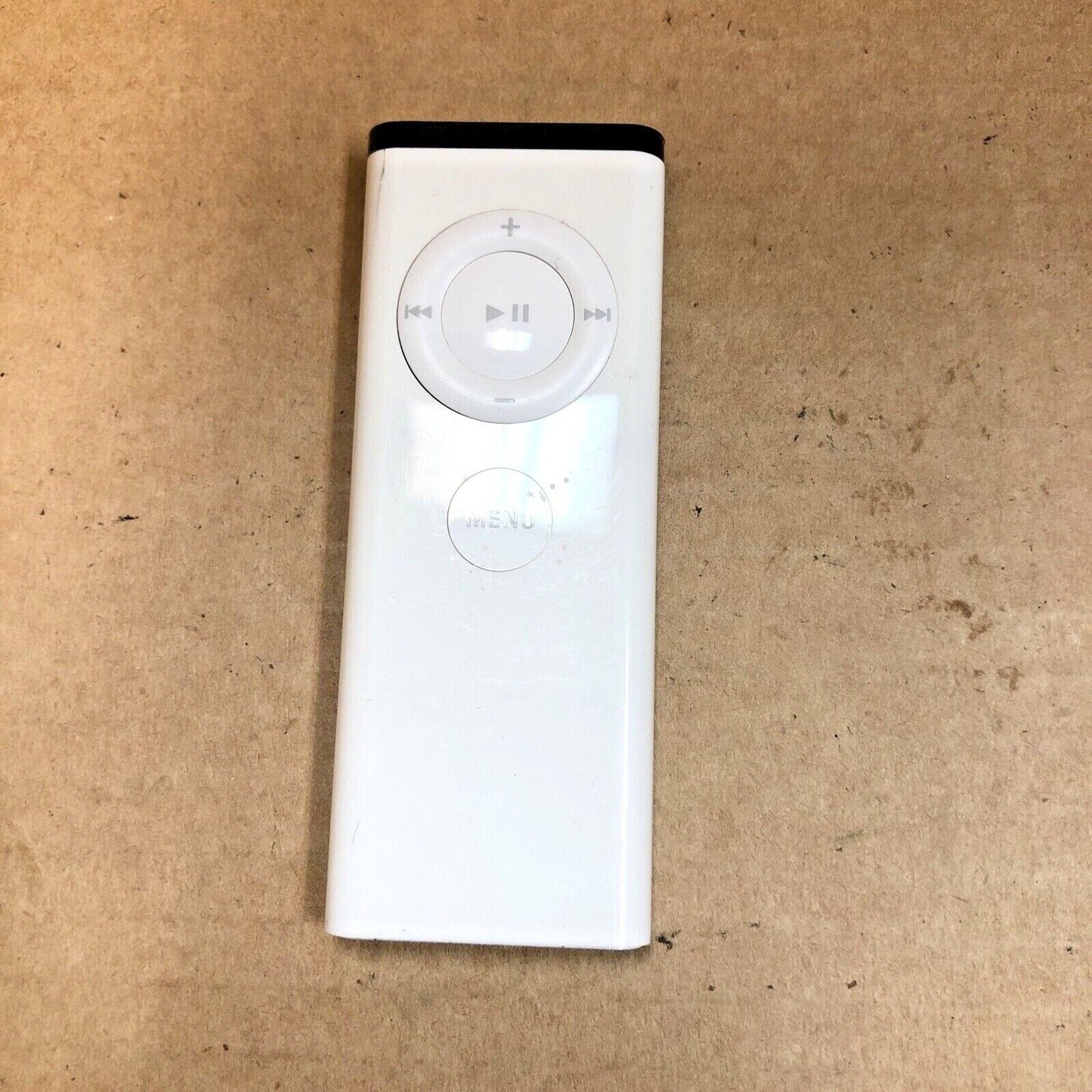 $ Genuine Apple A1156 TV Remote white for Apple TV (minor crack)
